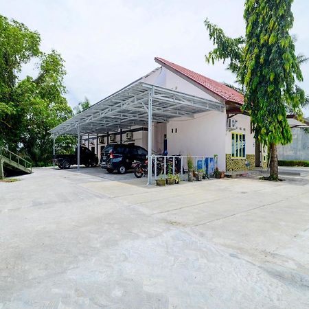 Oyo 90263 Hotel Diva Golf Bengkulu Exterior photo