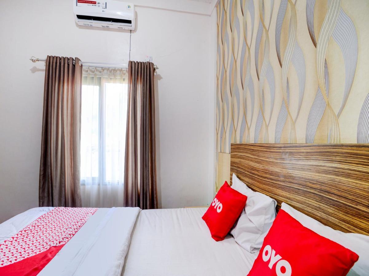 Oyo 90263 Hotel Diva Golf Bengkulu Exterior photo